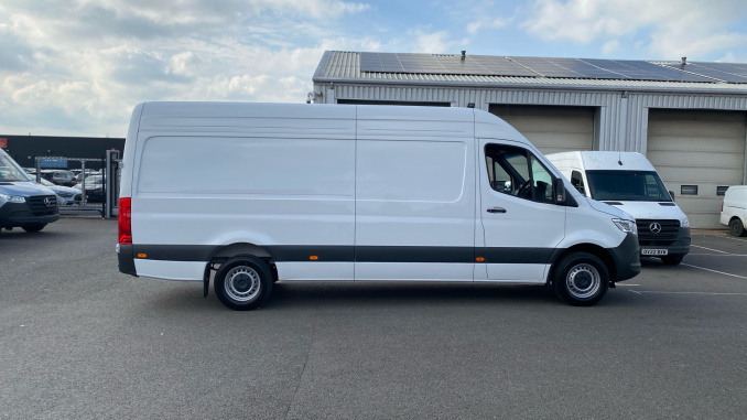 Mercedes-Benz Sprinter 315Cdi L3 Diesel Rwd 3.5t H2 Select Van - Image 9